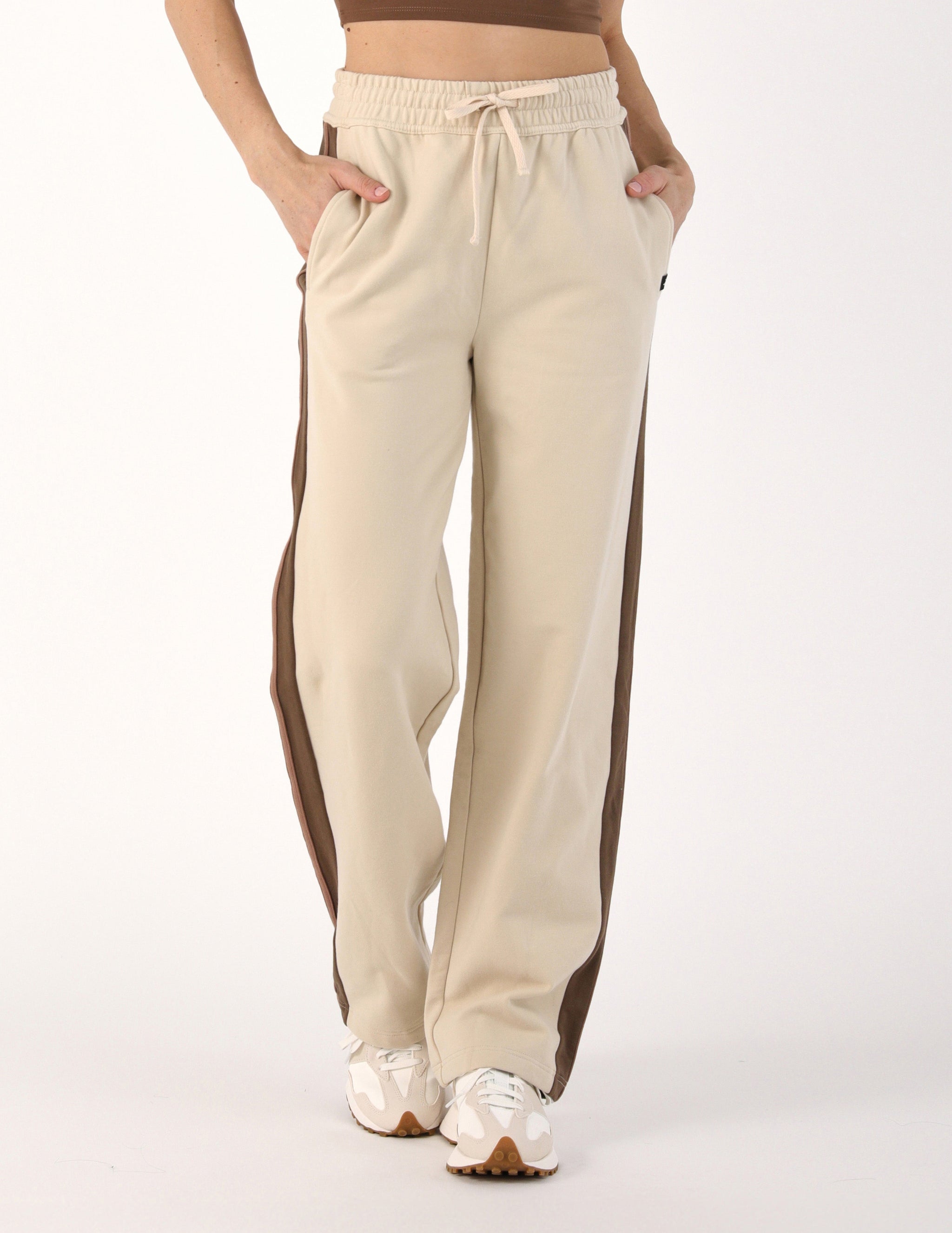 Retro Straight Leg Sweatpant: Oatmilk/Chocolate Retro Straight Leg Sweatpant: Oatmilk/Chocolate