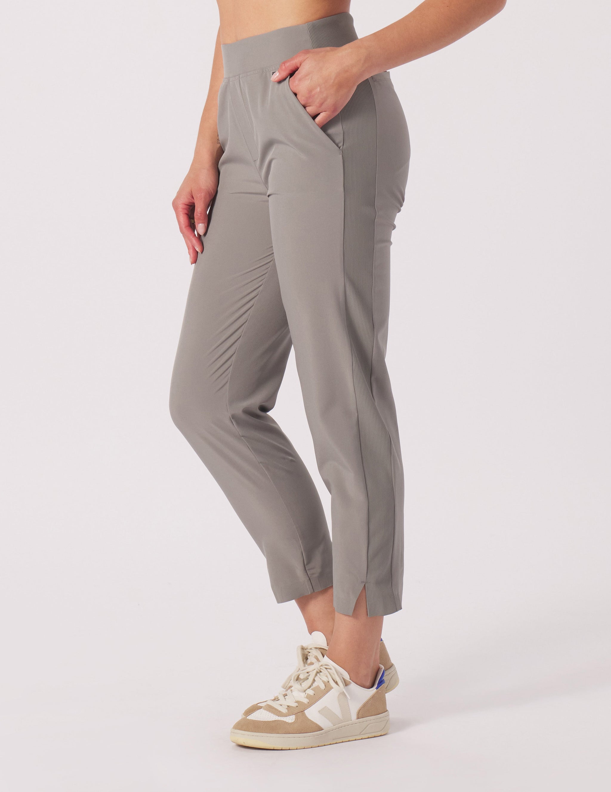 Balanced Life 7/8 Trouser: Silver Fog Balanced Life 7/8 Trouser: Silver Fog