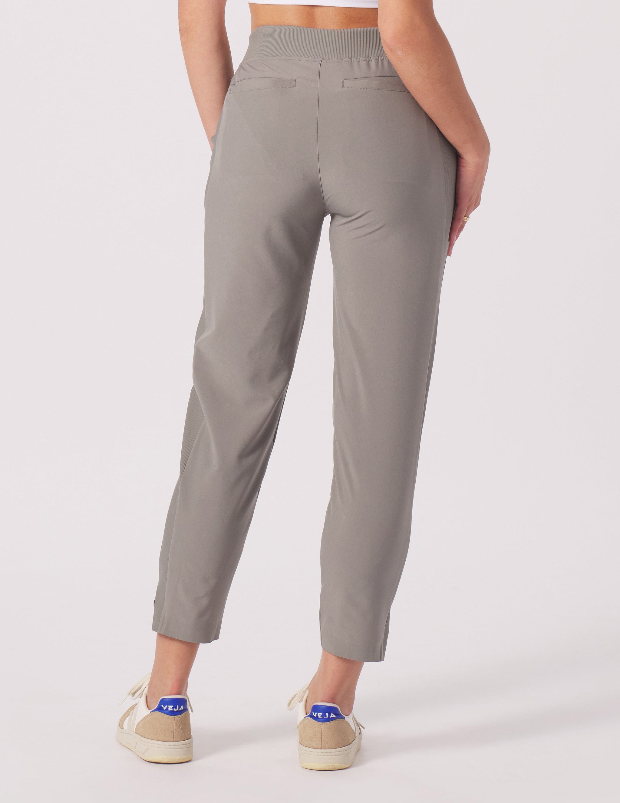 Balanced Life 7/8 Trouser: Silver Fog Balanced Life 7/8 Trouser: Silver Fog