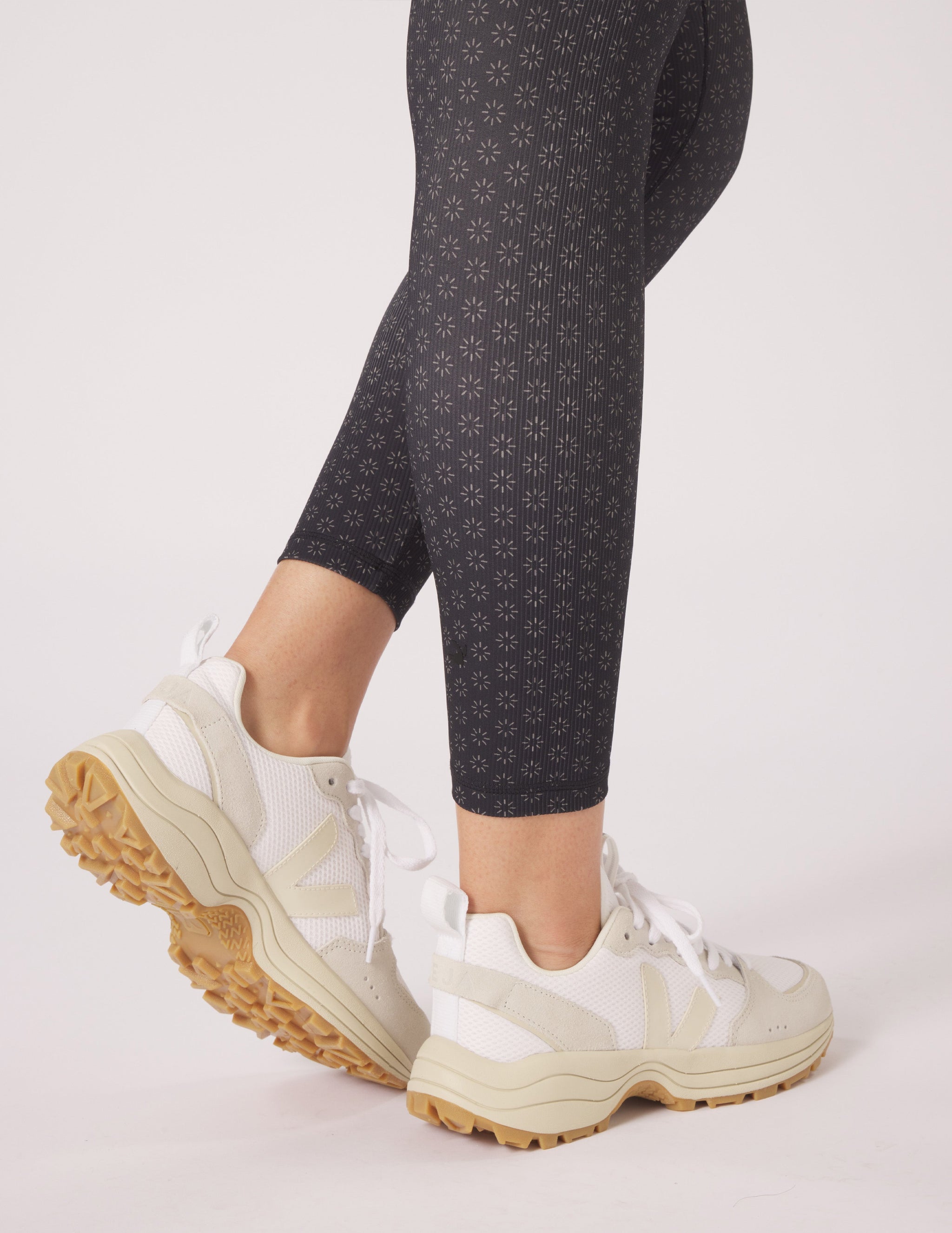 Sultry 7/8 Legging: Black/Ash Grey Sunburst Sultry 7/8 Legging: Black/Ash Grey Sunburst