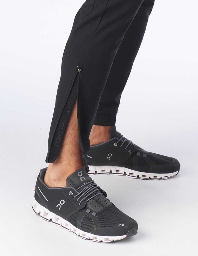 Turf Jogger: Black Turf Jogger: Black