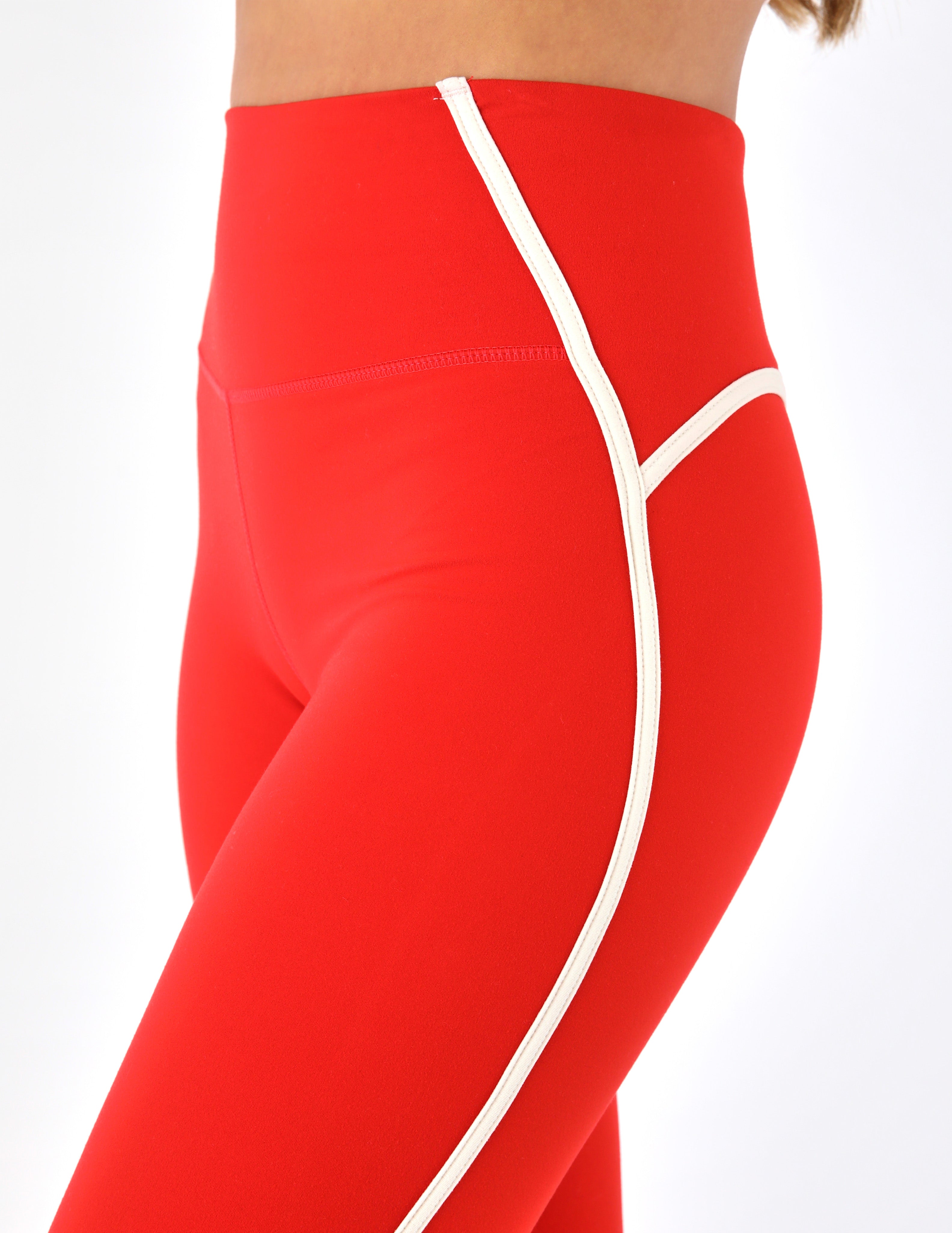 Apex 7/8 Legging: Scarlet/Oatmilk