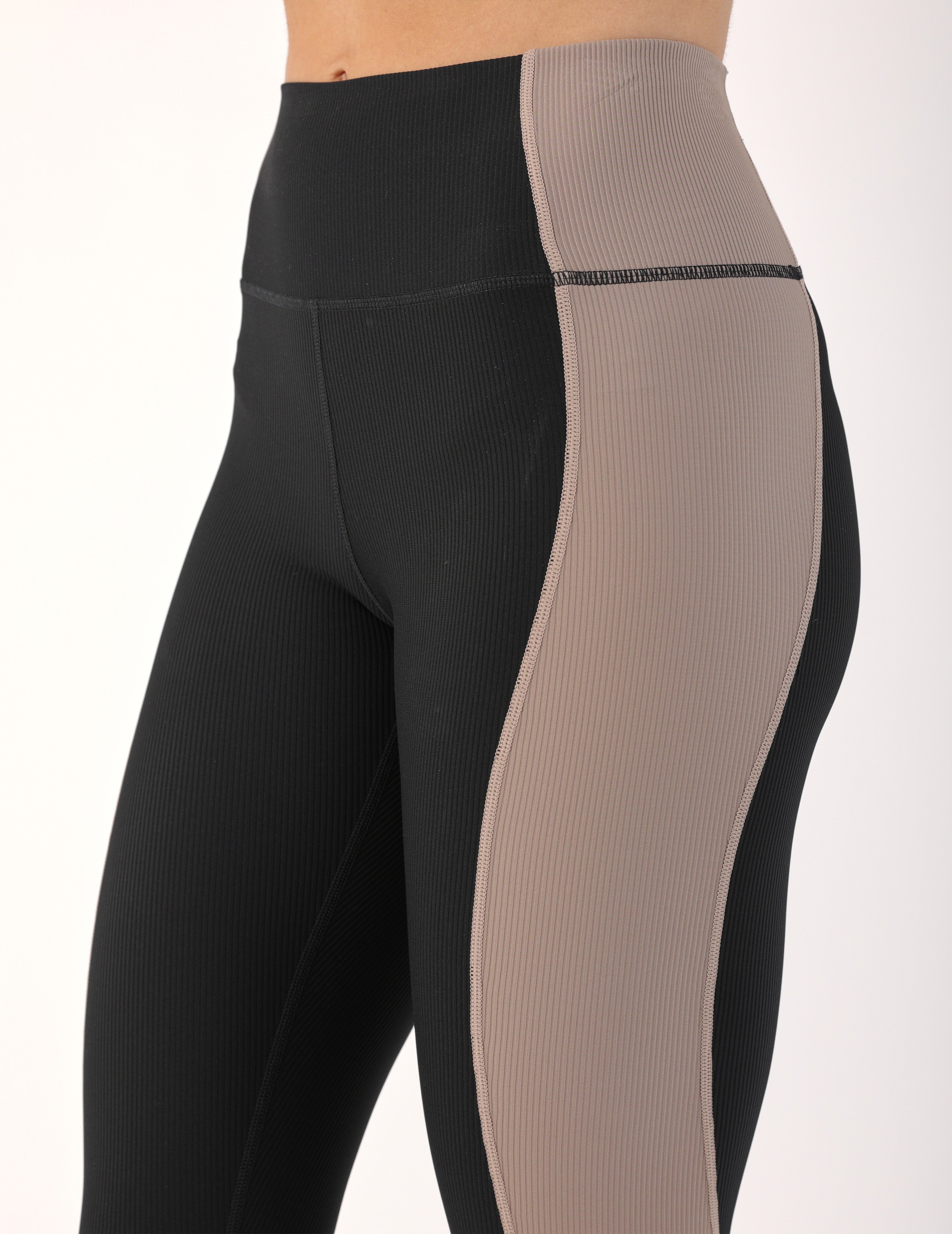 Fusion Legging: Black/Latte