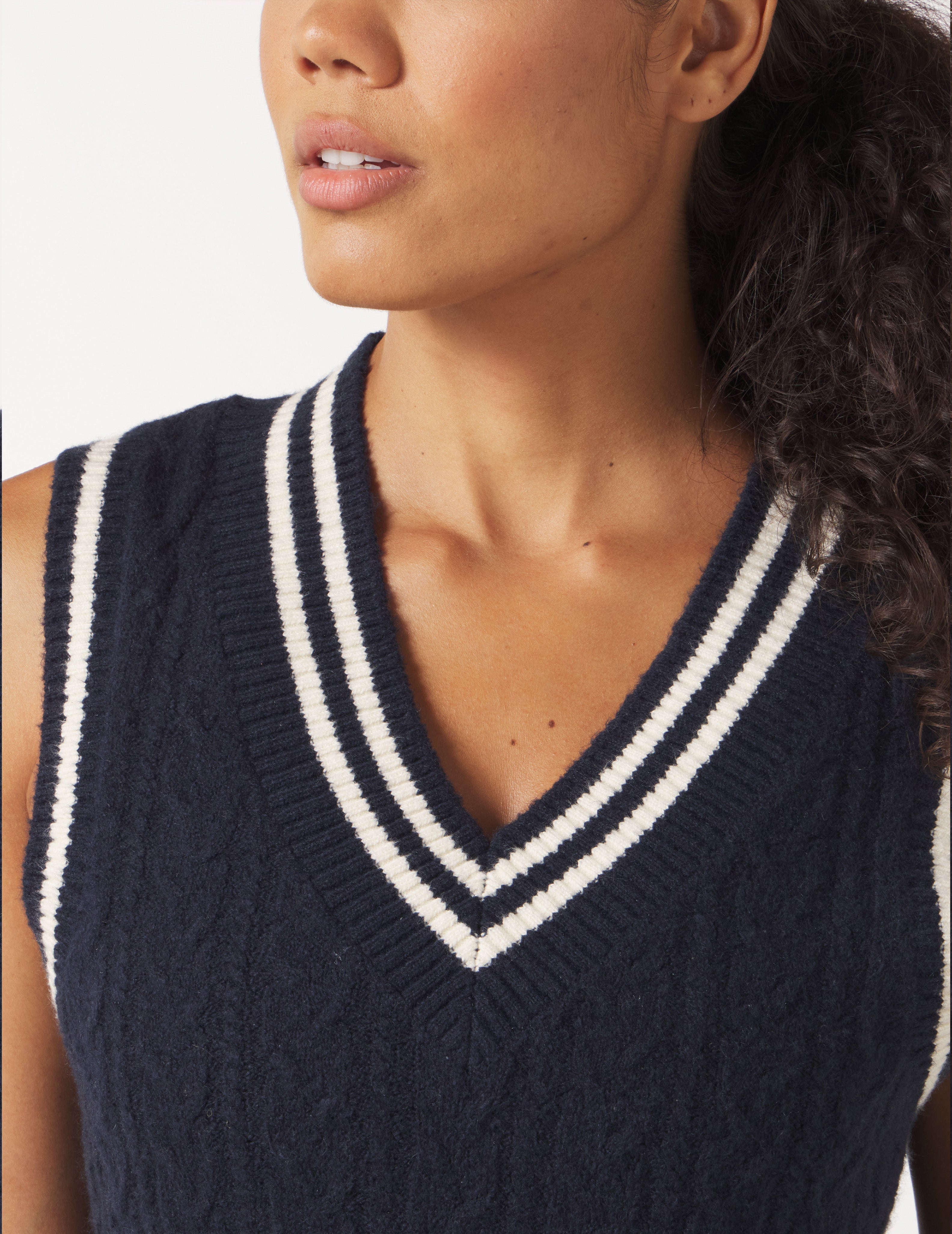 Hanalei Vest: Navy/White