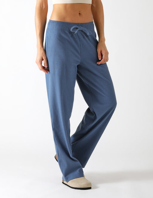 Valley Rib Straight Leg: Washed Blue
