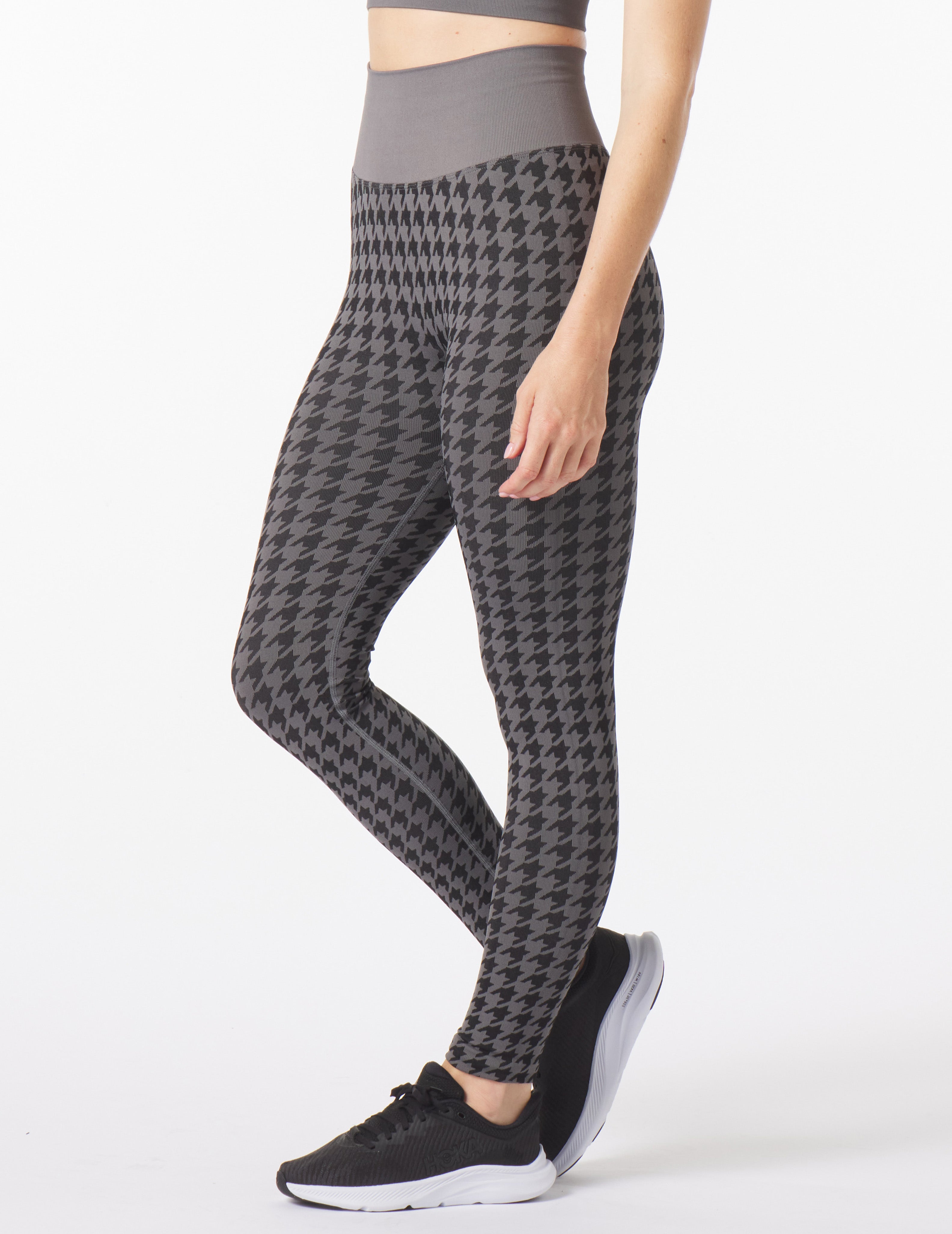 Seamless Houndstooth Jacquard Legging: Black/Carbon