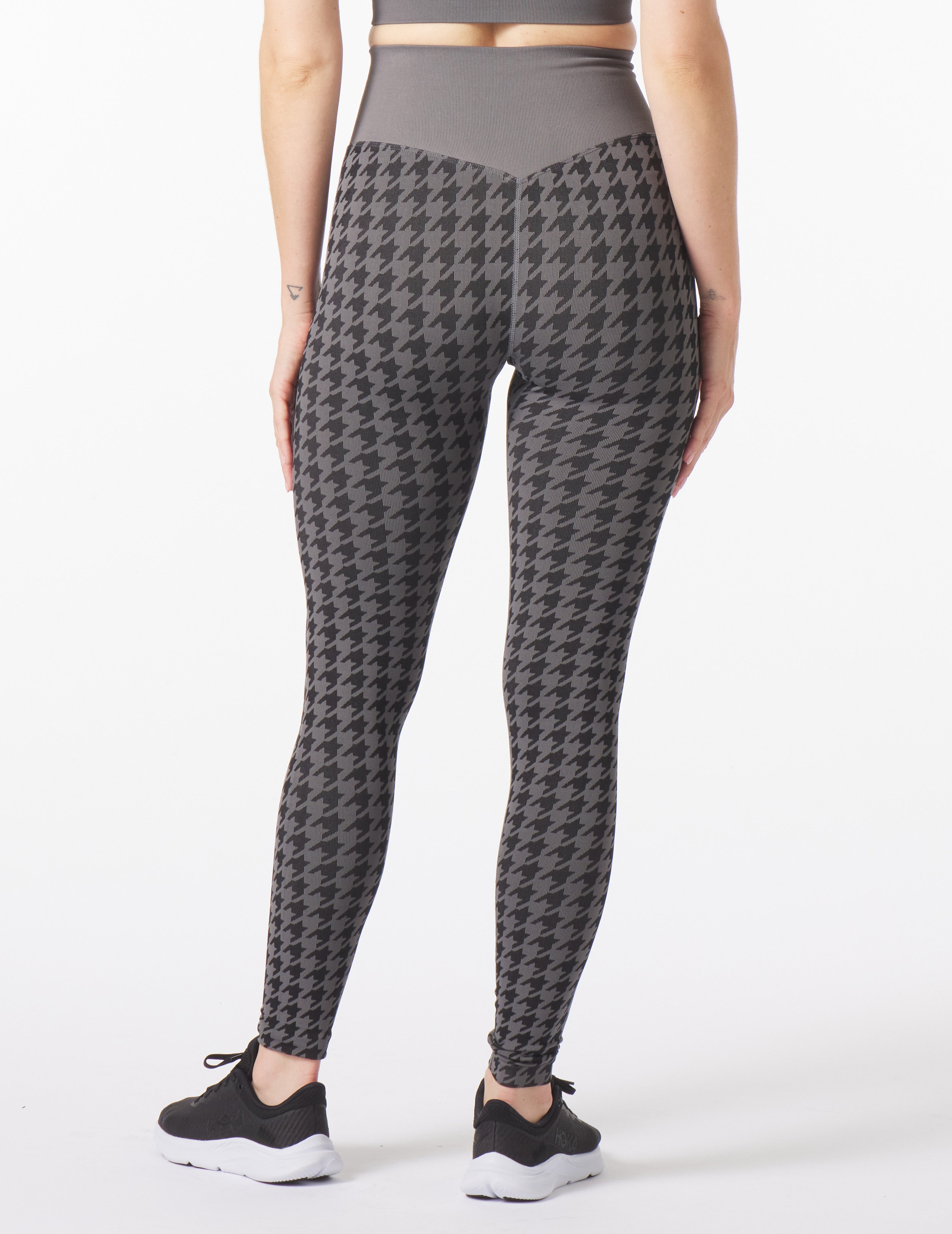 Seamless Houndstooth Jacquard Legging: Black/Carbon