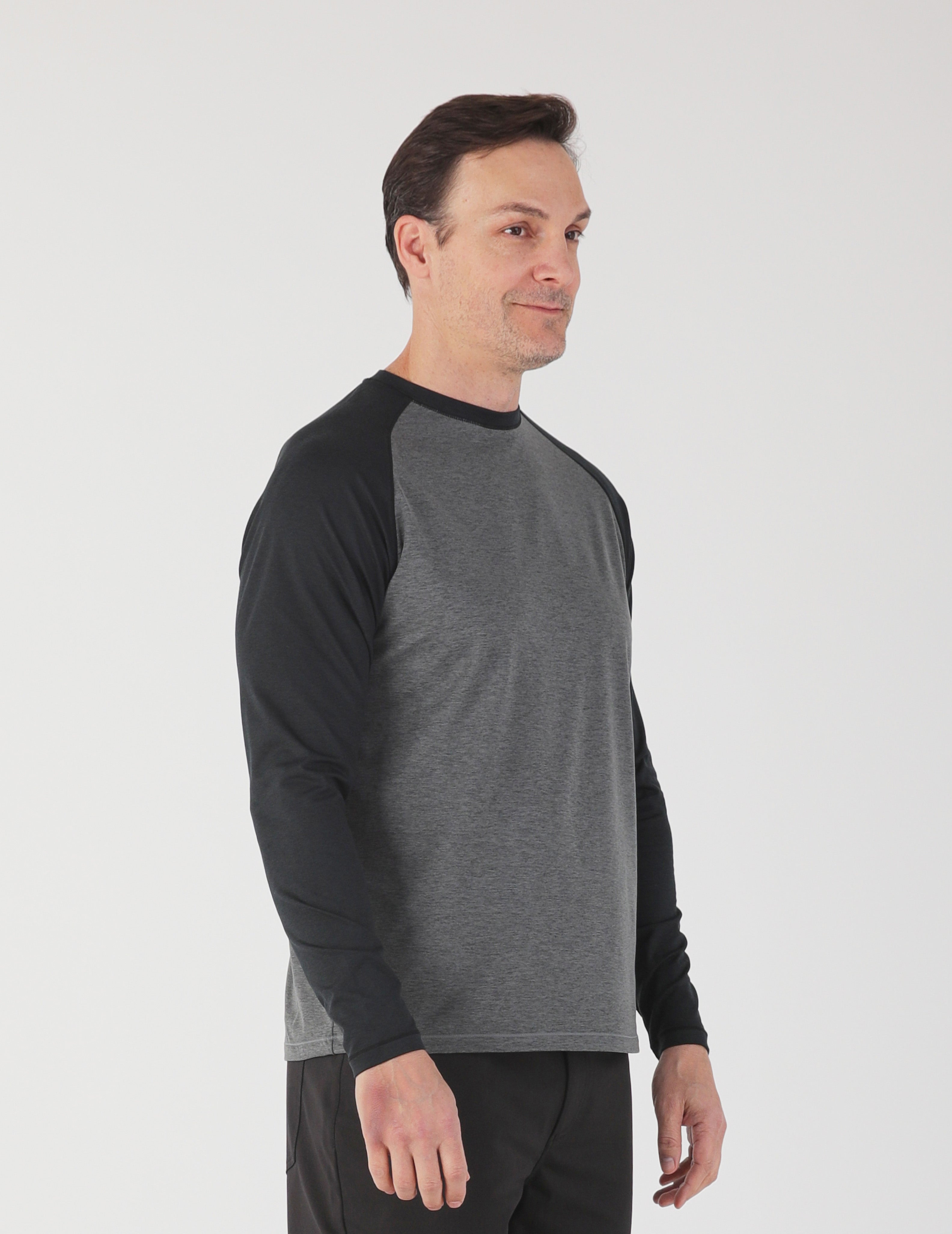 Slider Raglan Crew Neck: Carbon/Black