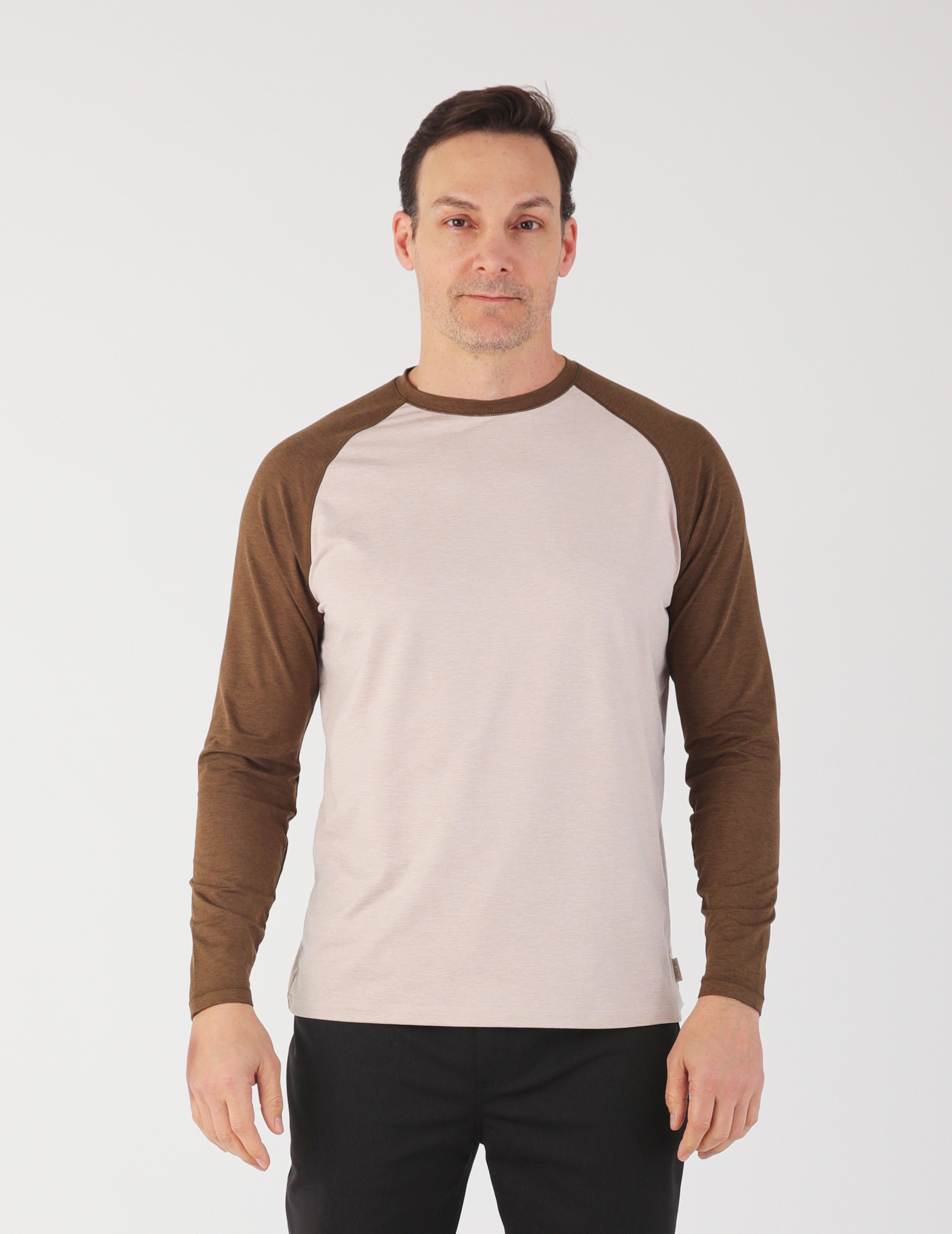 Slider Raglan Crew Neck: Oatmilk/Chocolate