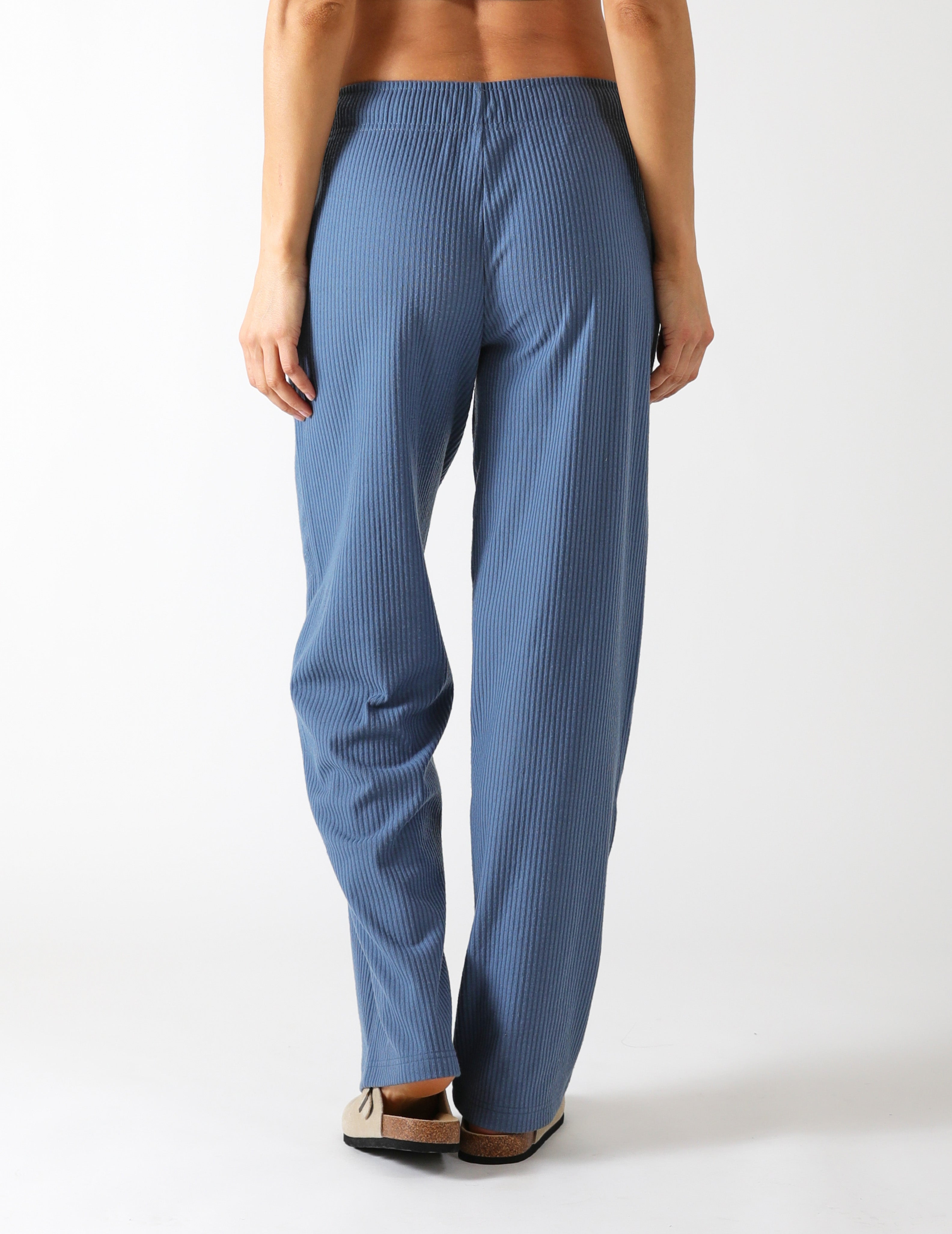 Valley Rib Straight Leg: Washed Blue