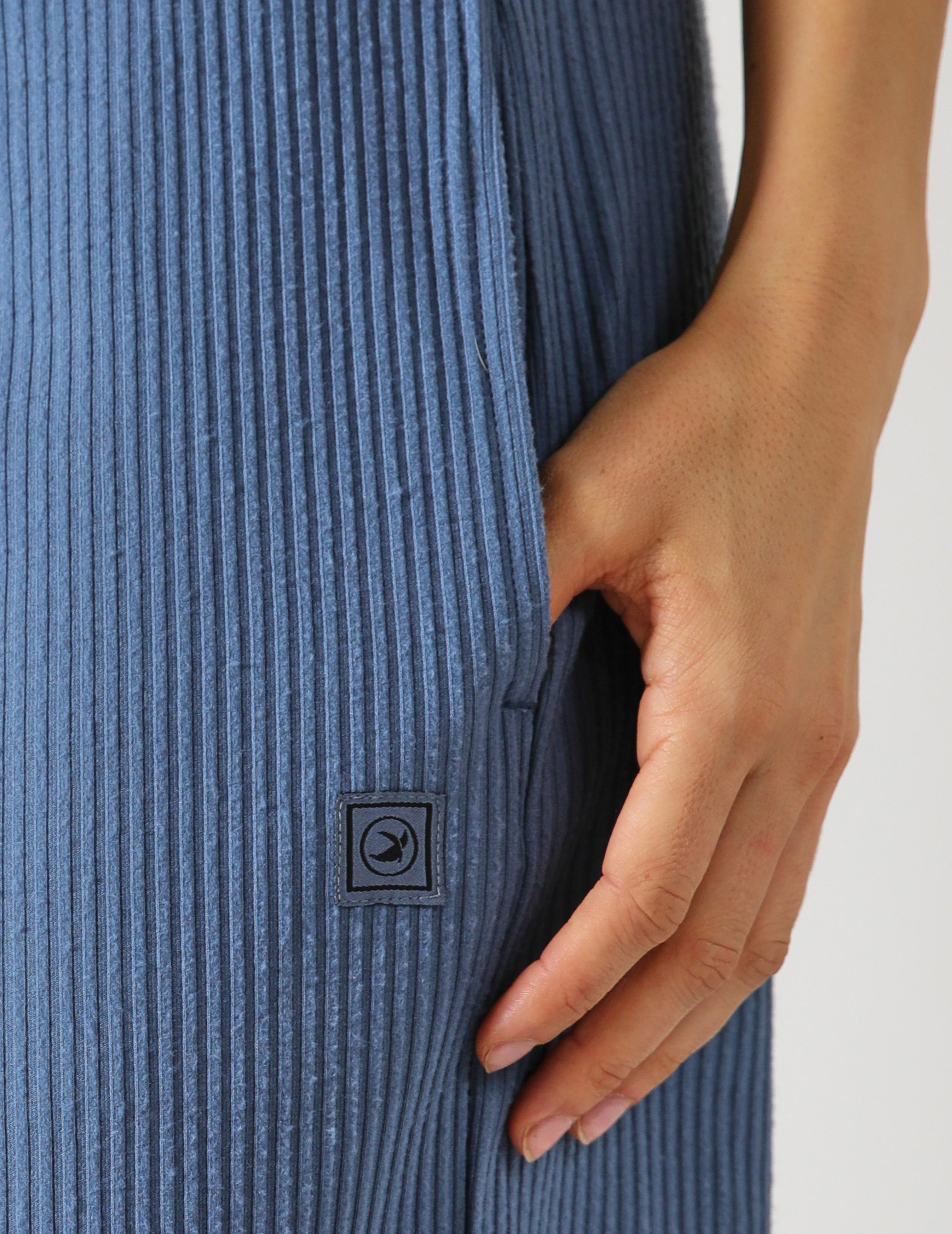 Valley Rib Straight Leg: Washed Blue