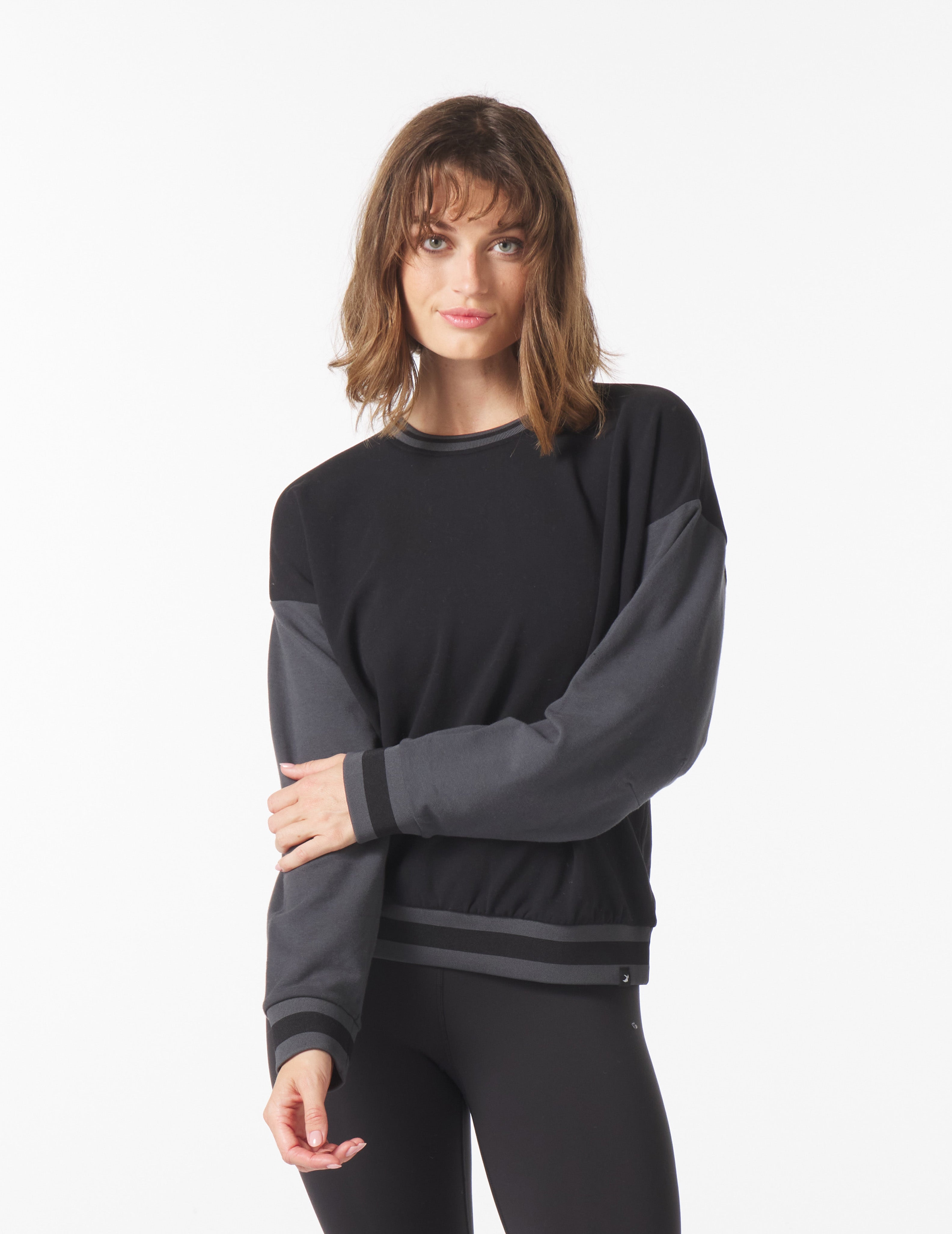 Varsity Crew: Black/Carbon