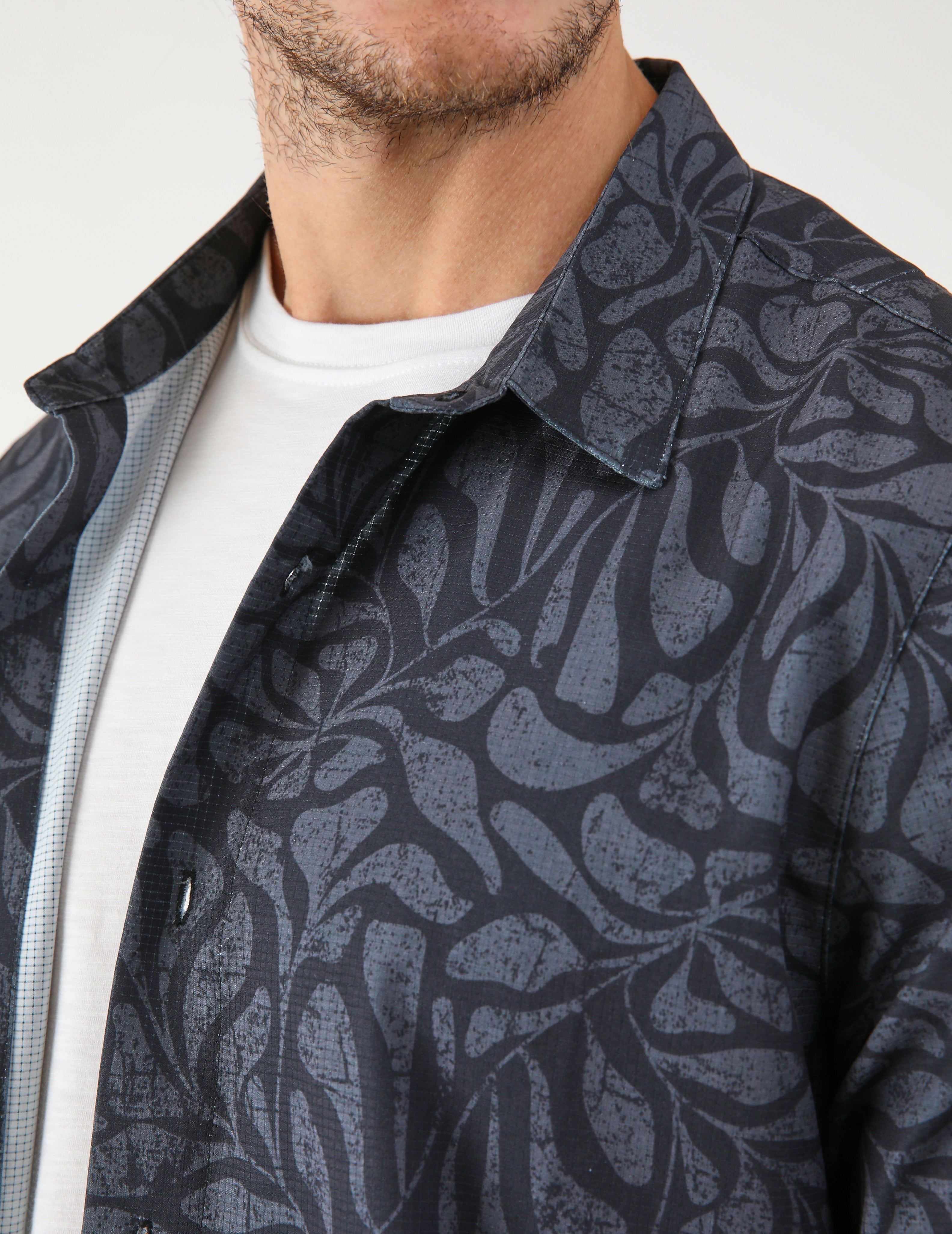 Zephyr Shirt: Black/Carbon Palm Daze