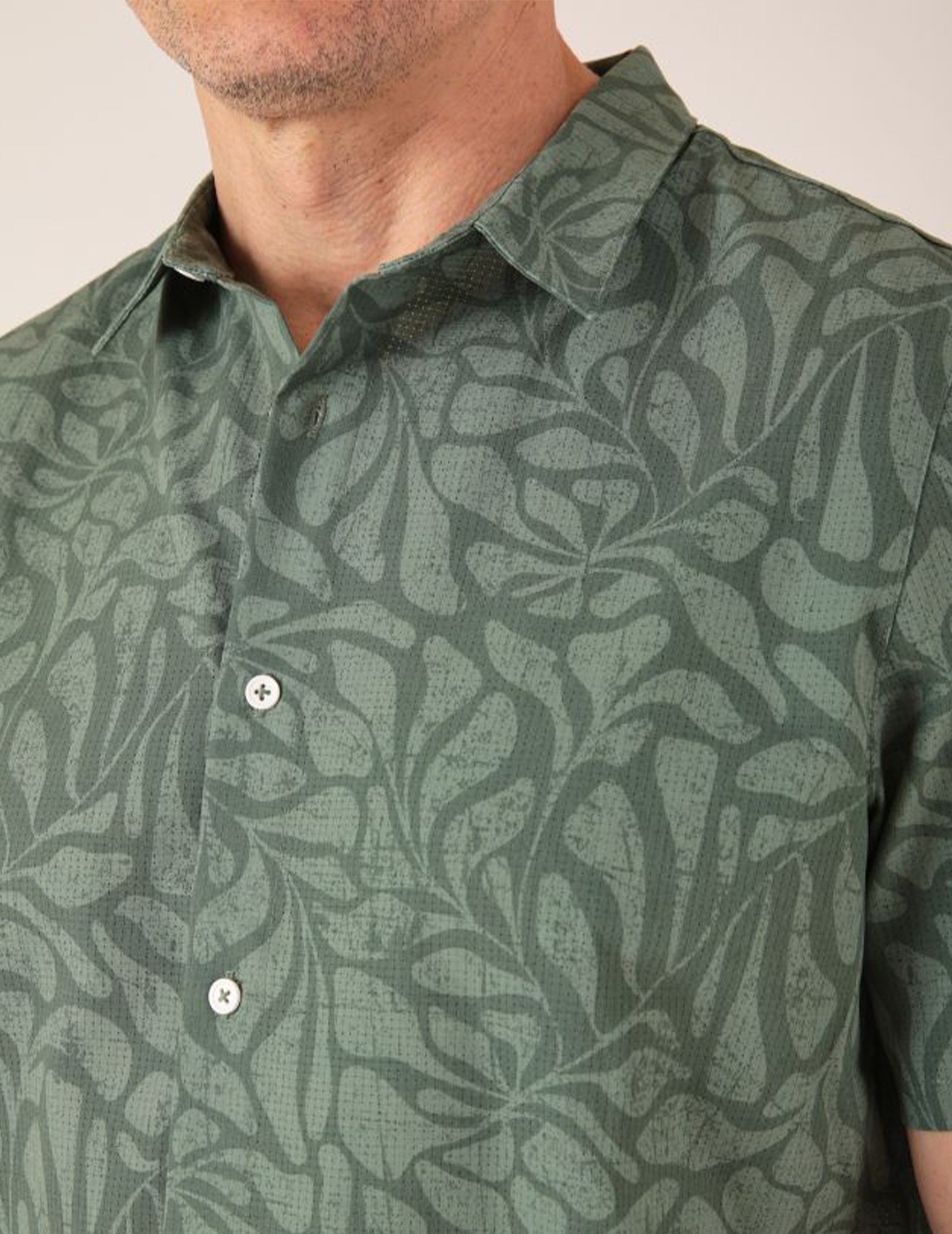 Zephyr Shirt: Smoky Basil Palm Daze