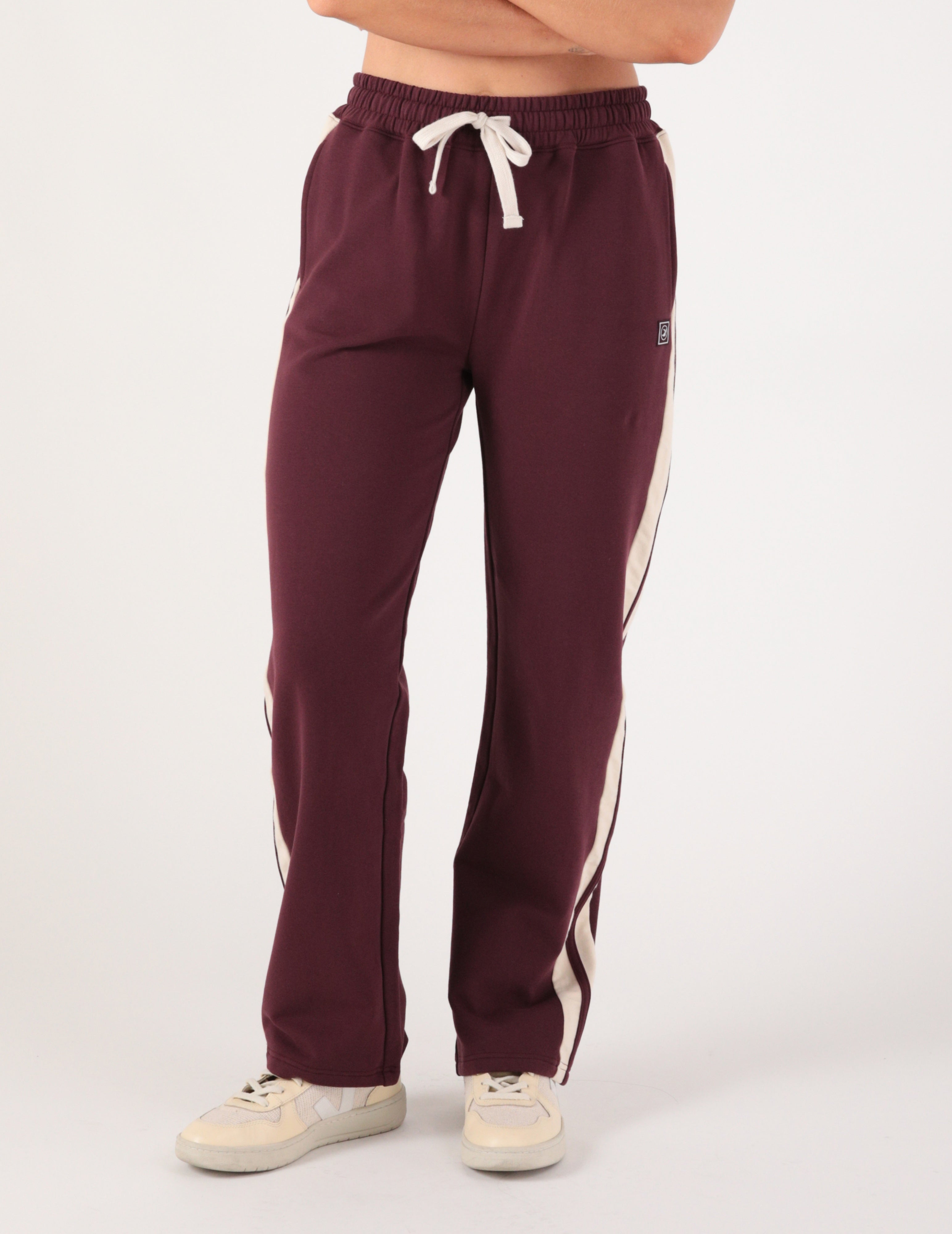 Retro Straight Leg Sweatpant: Crimson Velvet/Oatmilk
