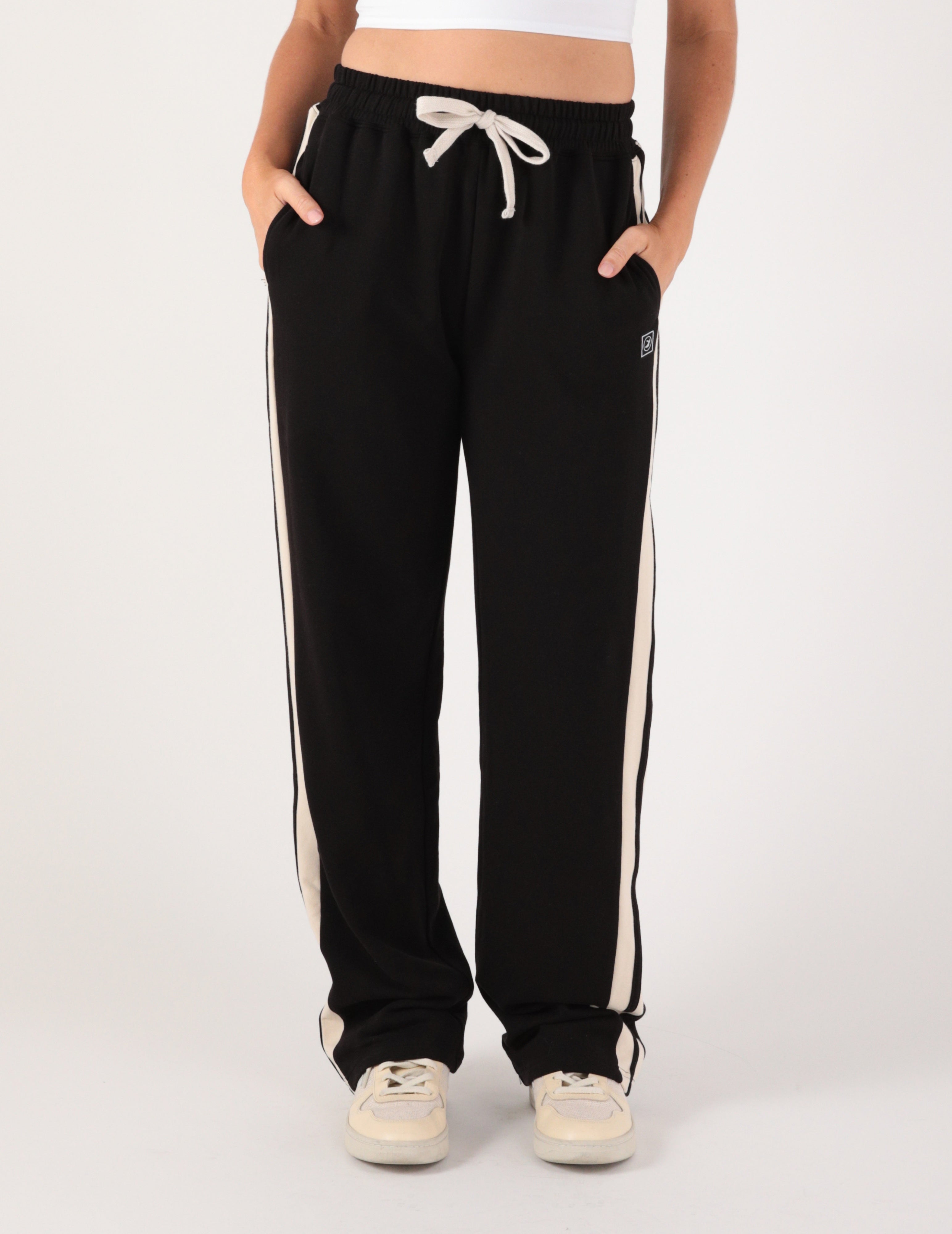 Retro Straight Leg Sweatpant: Black/Oatmilk