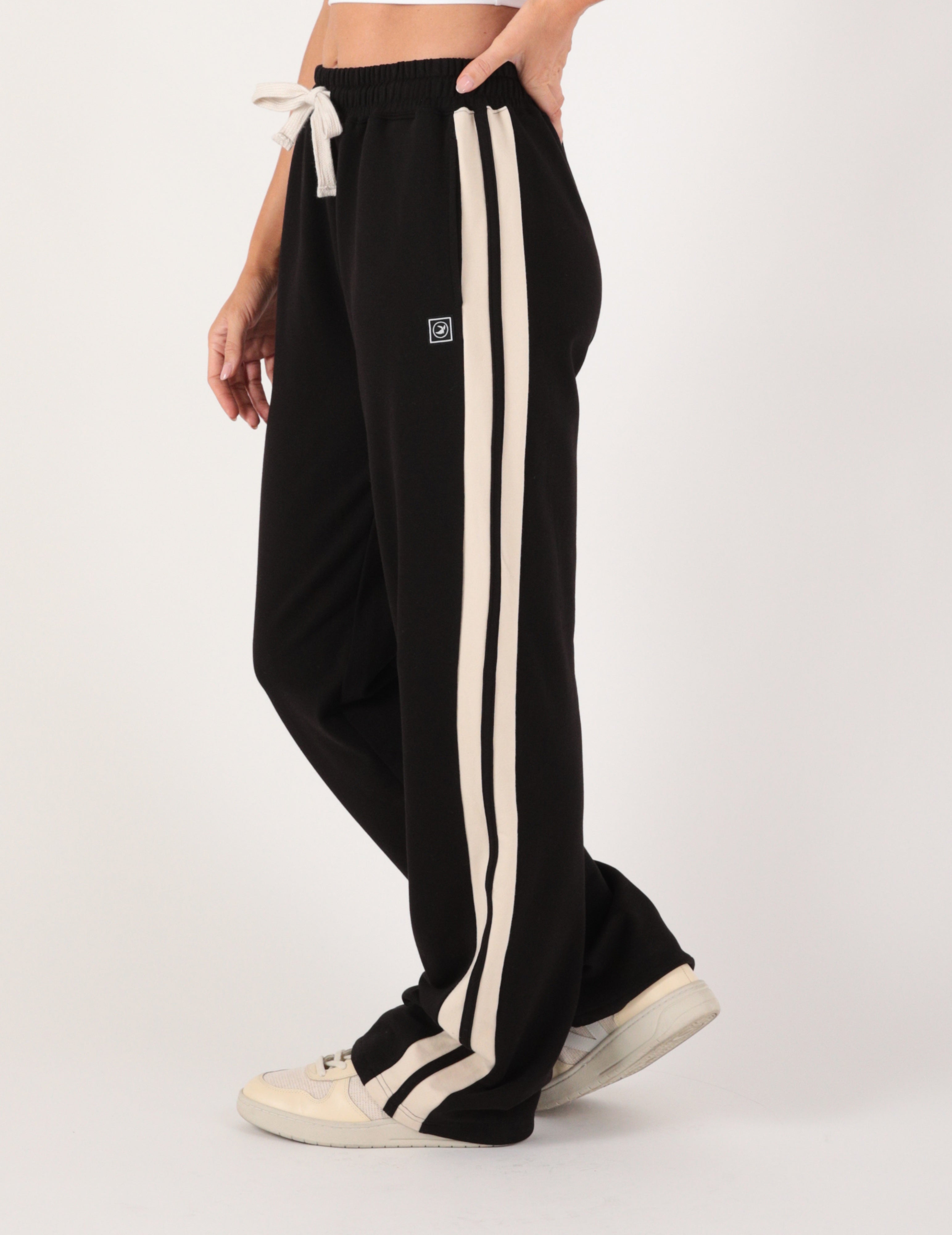 Retro Straight Leg Sweatpant: Black/Oatmilk