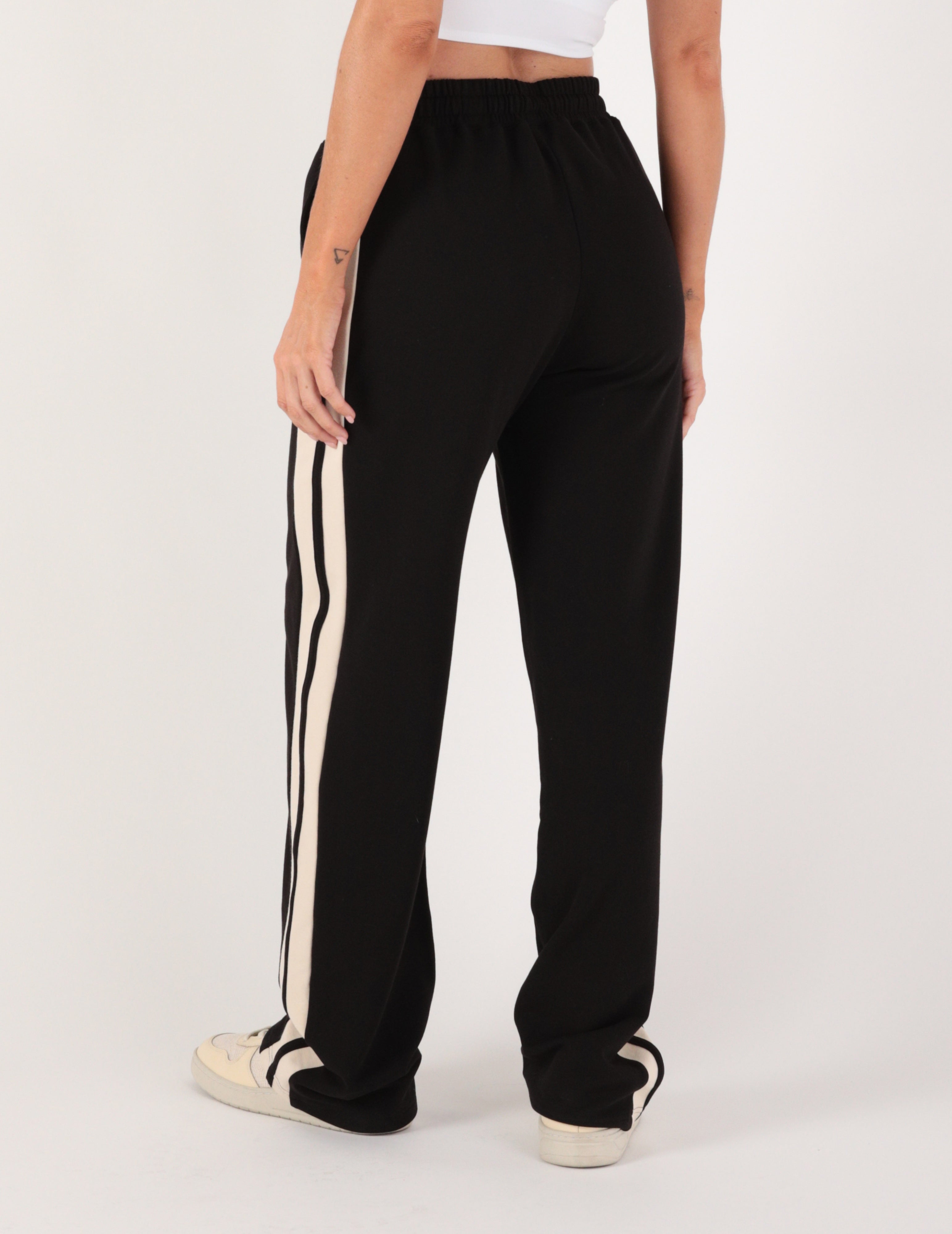 Retro Straight Leg Sweatpant: Black/Oatmilk