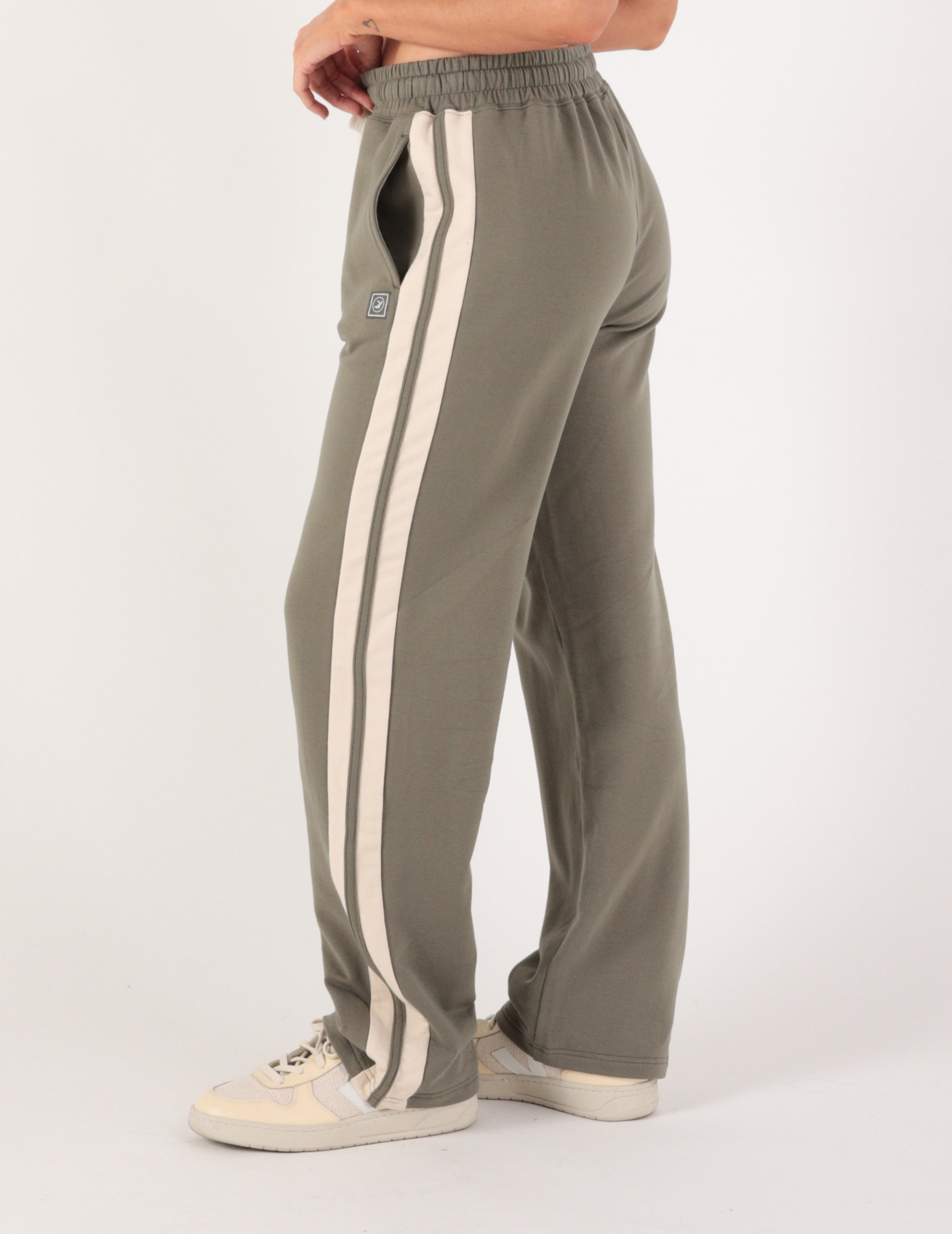 Retro Straight Leg Sweatpant: Dusty Olive/Oatmilk