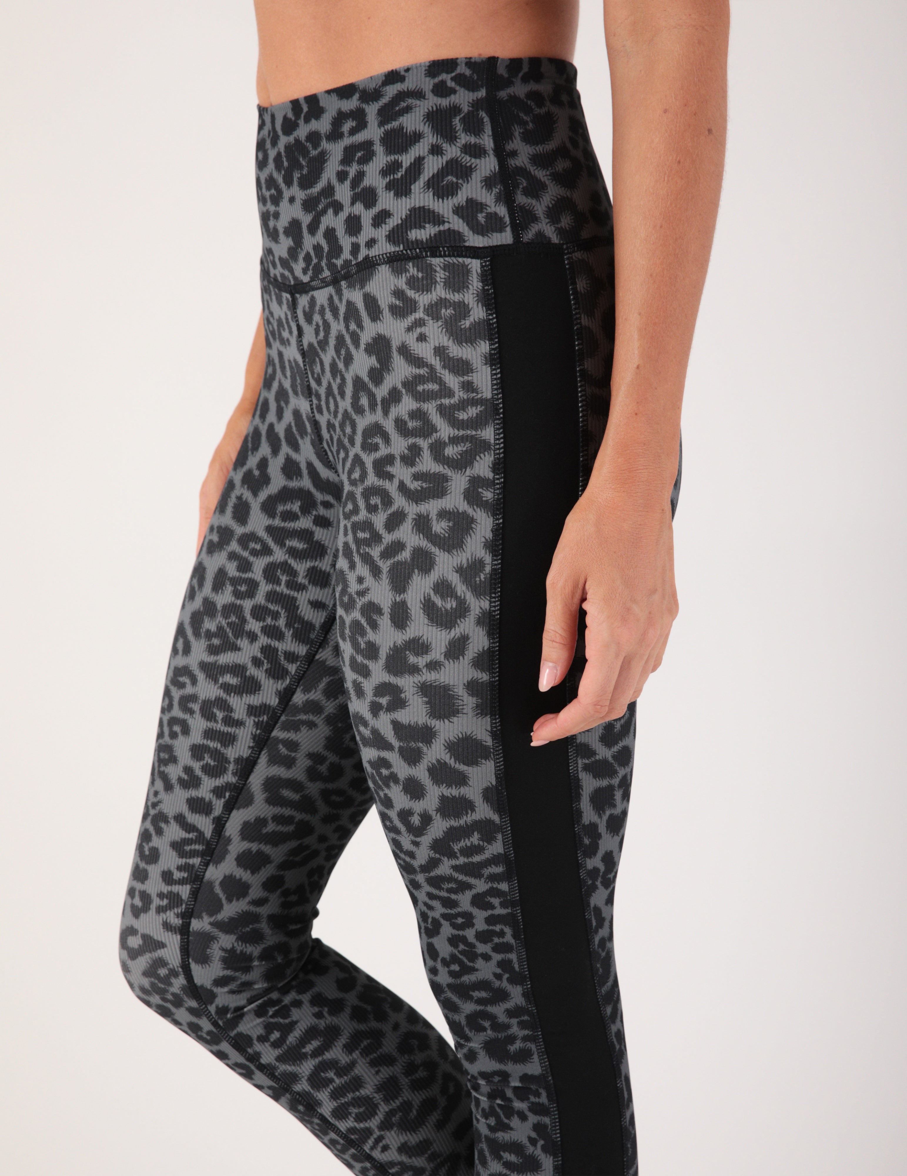Breakaway Legging: Black Leopard