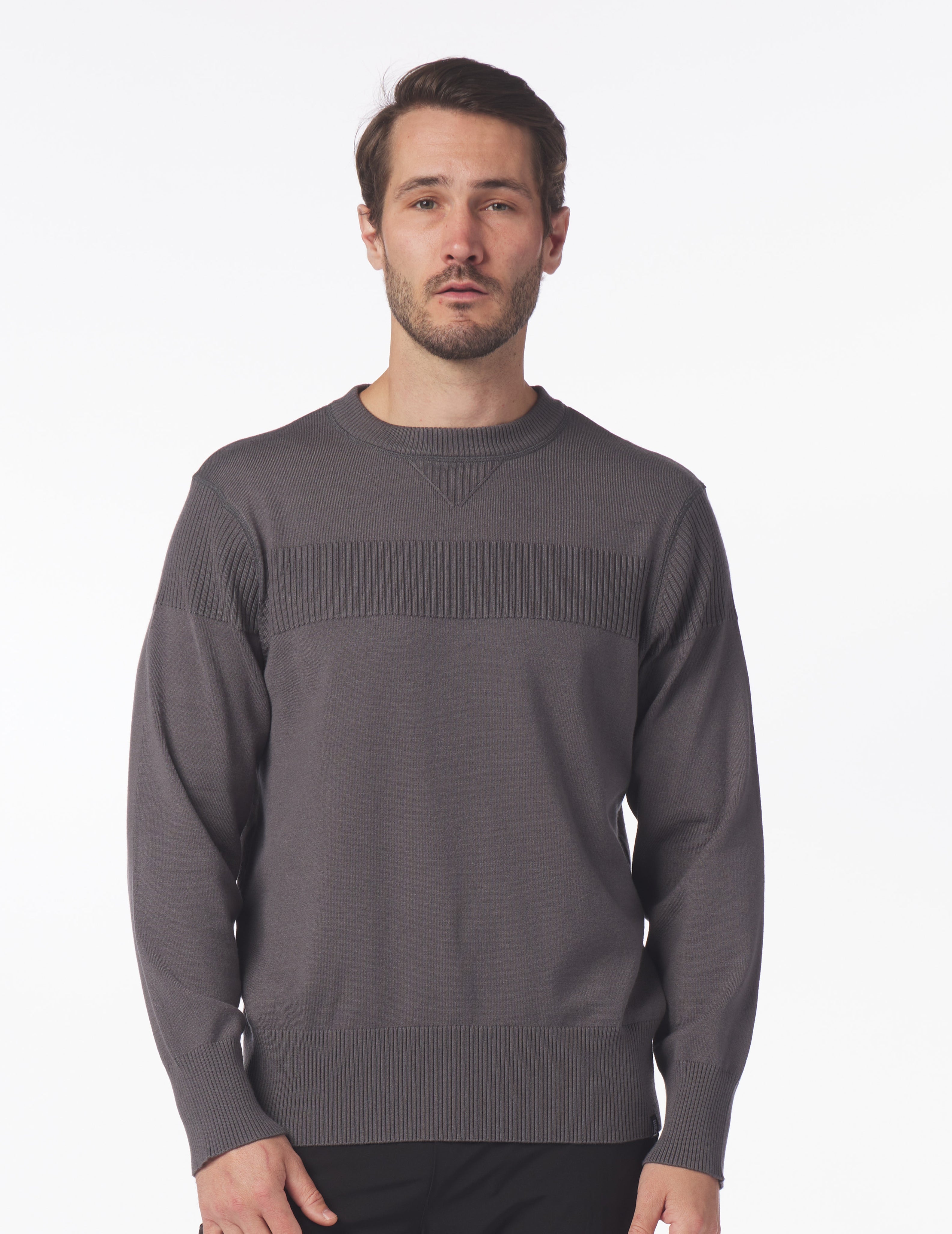 レビュー高評価アイテム特集｜ファッション通販 Sweater: Crewneck Tactical Smoke Glyder – Grey トップス